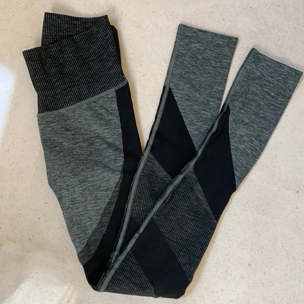 ALO Yoga Green Leggings